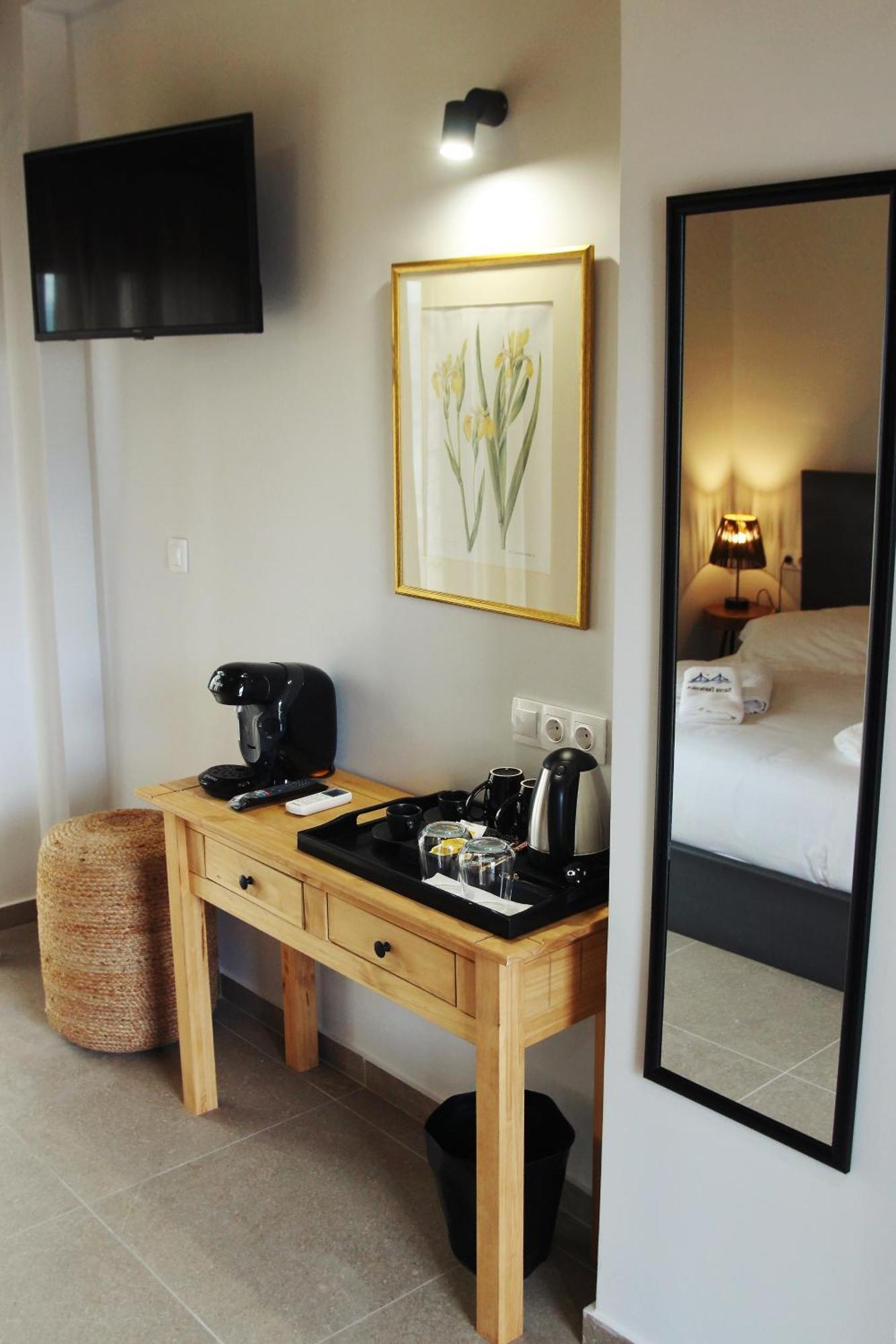 Santa Domenica Nafpaktos - Rooms And Apartments By The Sea Exterior photo