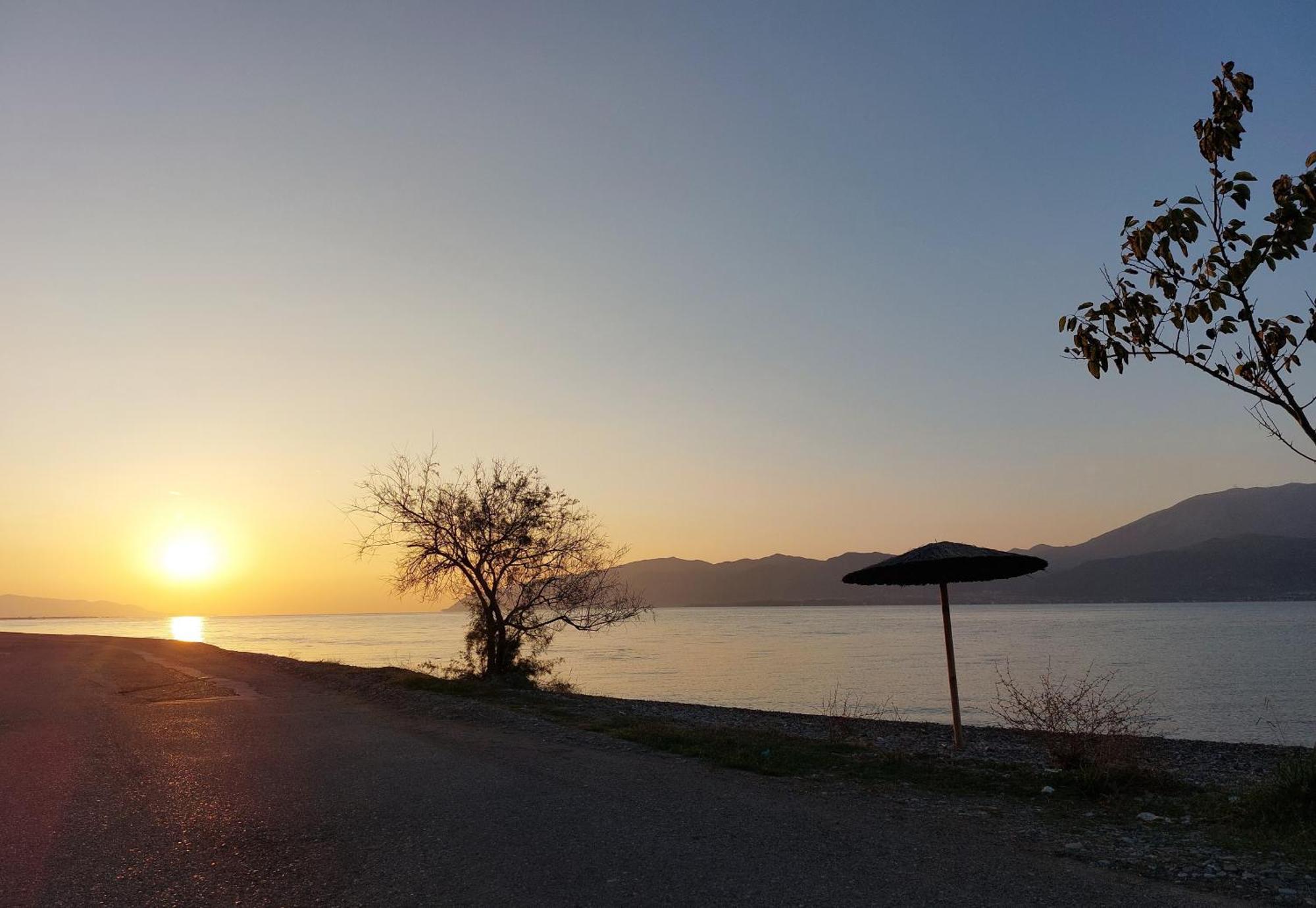 Santa Domenica Nafpaktos - Rooms And Apartments By The Sea Exterior photo
