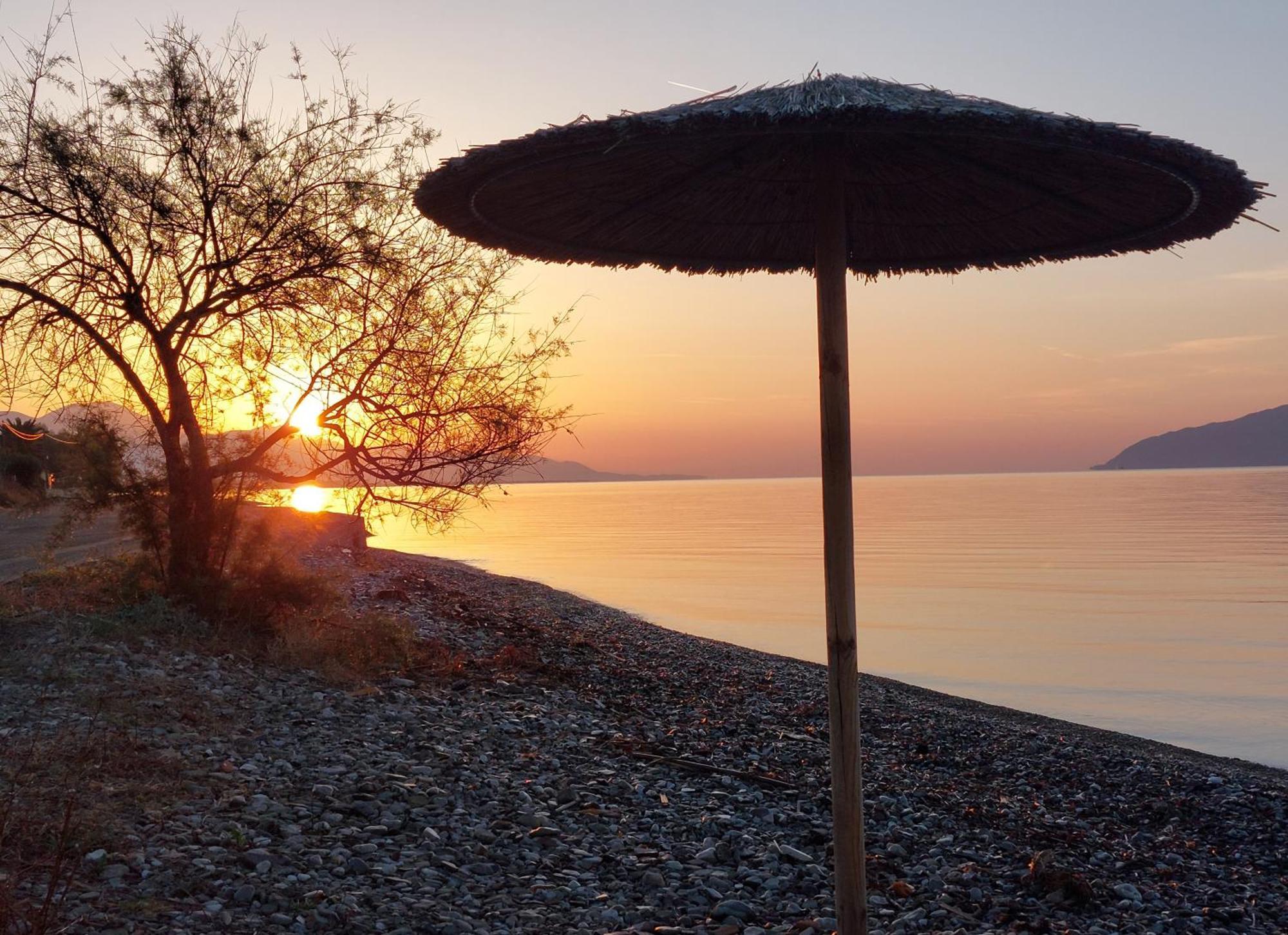 Santa Domenica Nafpaktos - Rooms And Apartments By The Sea Exterior photo